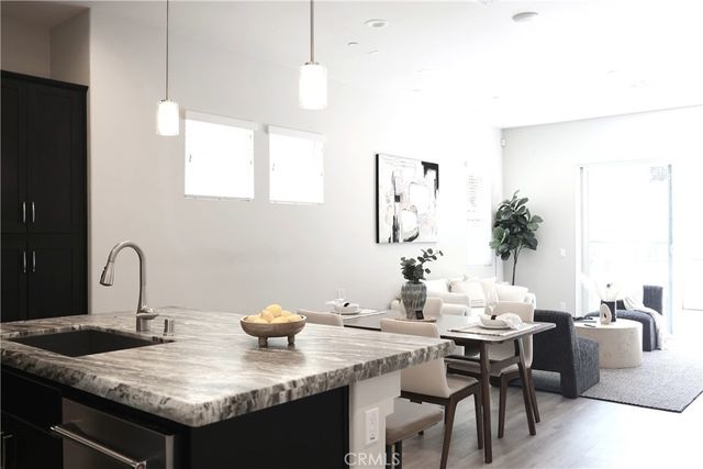 533 Daniel Freeman Circle, Inglewood, CA 90301