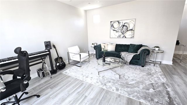 533 Daniel Freeman Circle, Inglewood, CA 90301