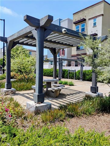 533 Daniel Freeman Circle, Inglewood, CA 90301