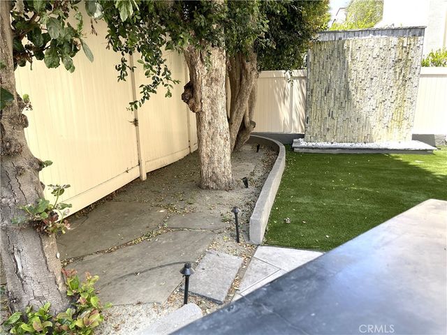 533 Daniel Freeman Circle, Inglewood, CA 90301