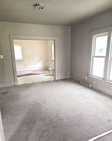 56 Lafayette Street, Waterloo, IA 50703