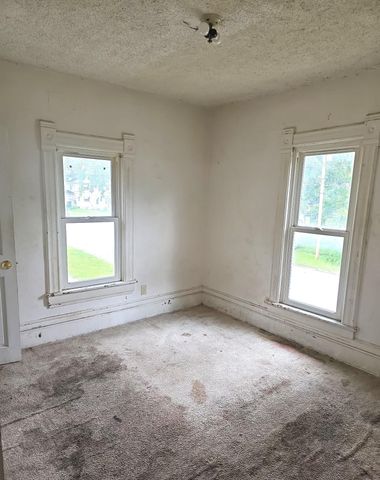 56 Lafayette Street, Waterloo, IA 50703