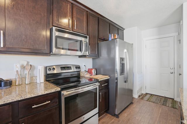 1049 W STONEHAVEN DR, North Salt Lake, UT 84054