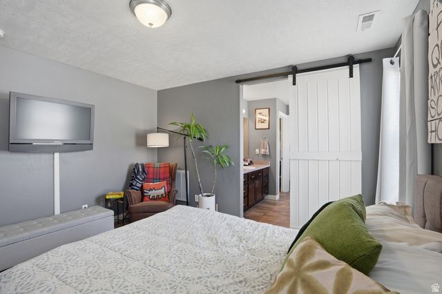 1049 W STONEHAVEN DR, North Salt Lake, UT 84054