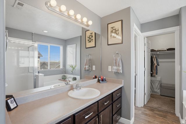 1049 W STONEHAVEN DR, North Salt Lake, UT 84054