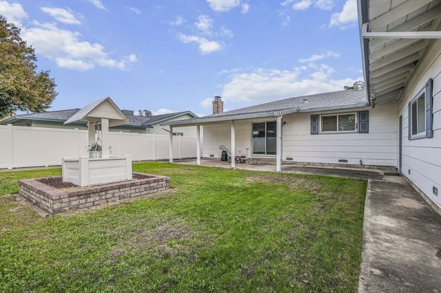 820 Middle Street, Redding, CA 96003