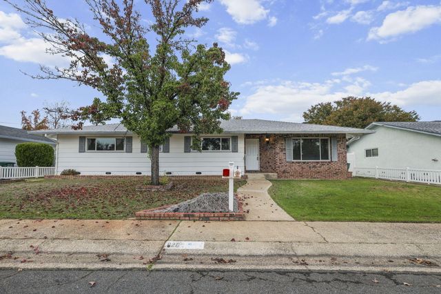 820 Middle Street, Redding, CA 96003