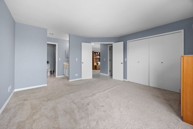 815 Leicester Road 219, Elk Grove Village, IL 60007