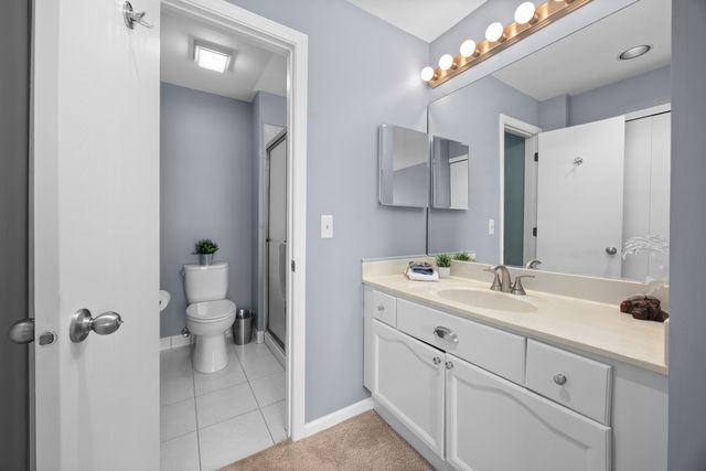 815 Leicester Road 219, Elk Grove Village, IL 60007