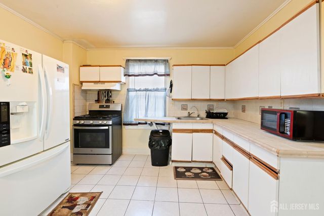 311 Gifford Street, Perth Amboy, NJ 08861