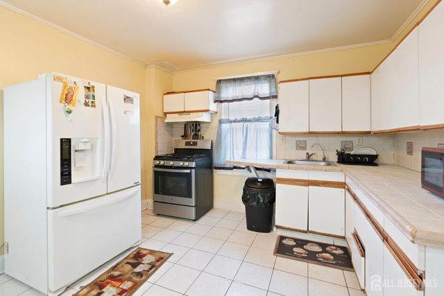 311 Gifford Street, Perth Amboy, NJ 08861