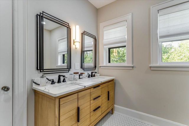 315 N Clifton Ave, Wichita, KS 67208