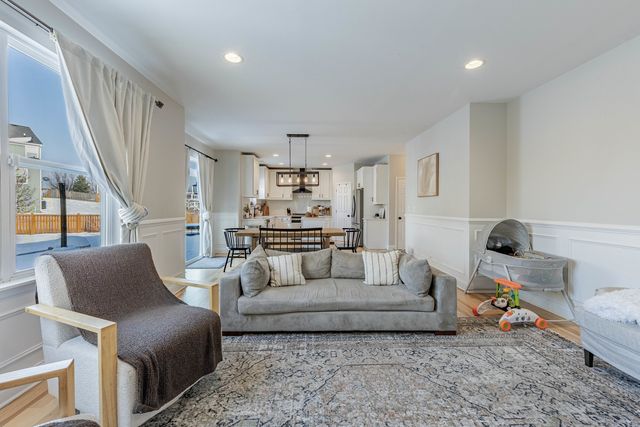 408 Fountain Avenue, Elgin, IL 60124