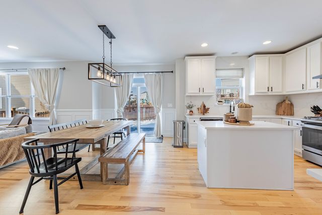 408 Fountain Avenue, Elgin, IL 60124