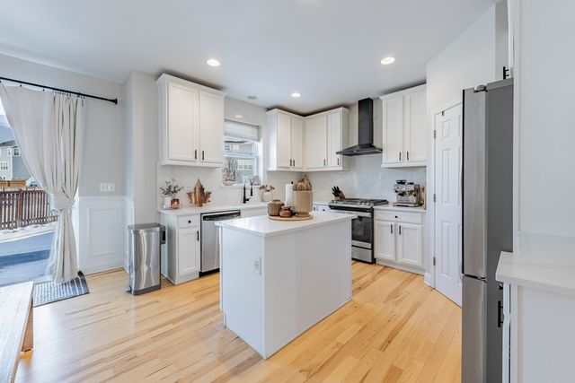 408 Fountain Avenue, Elgin, IL 60124