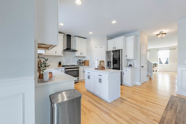 408 Fountain Avenue, Elgin, IL 60124