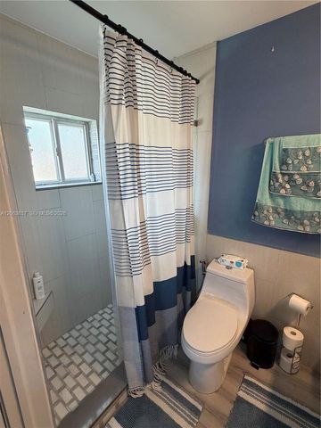 7878 W 29th Lane 202-20, Hialeah, FL 33018