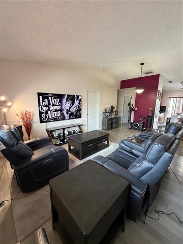 7878 W 29th Lane 202-20, Hialeah, FL 33018