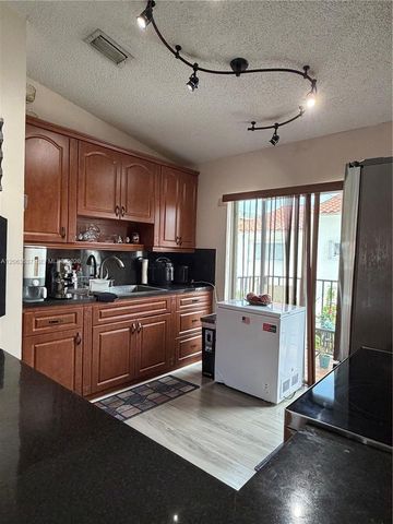 7878 W 29th Lane 202-20, Hialeah, FL 33018