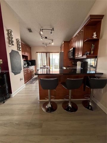 7878 W 29th Lane 202-20, Hialeah, FL 33018