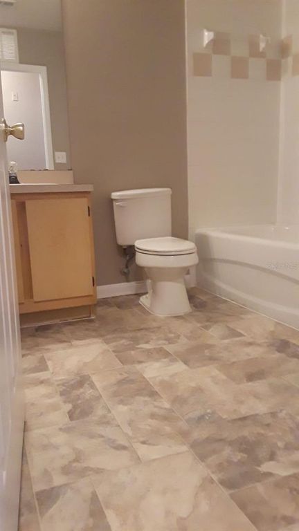 Image 18 of property listing at 6512 SWISSCO DRIVE 1417, Orlando, FL 32822