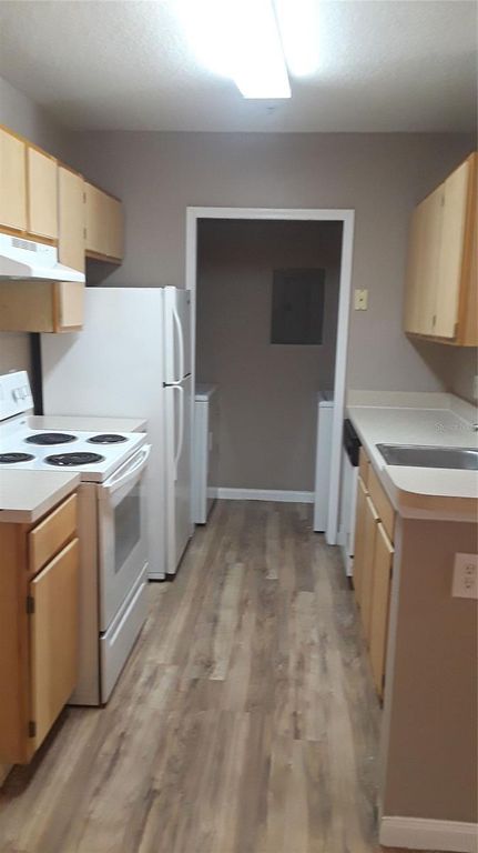 Image 10 of property listing at 6512 SWISSCO DRIVE 1417, Orlando, FL 32822