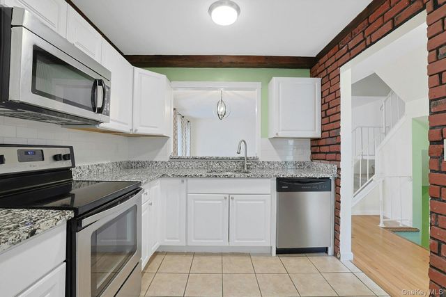 158 Branchwood Lane, Nanuet, NY 10954