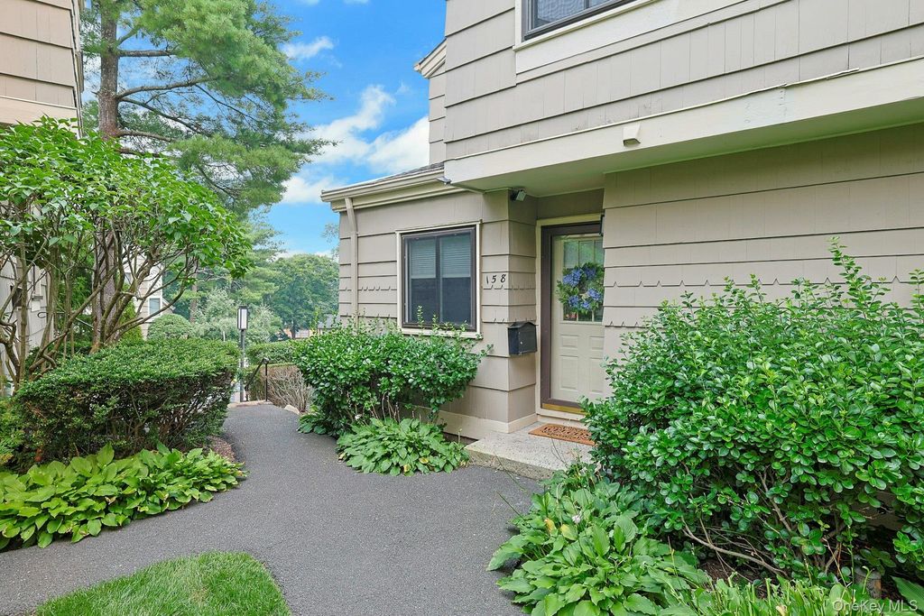 158 Branchwood Lane, Nanuet, NY 10954