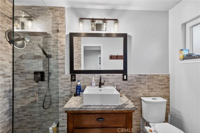 1055 Roosevelt Road, Redlands, CA 92374