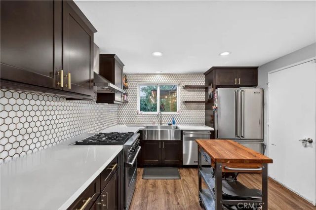 1055 Roosevelt Road, Redlands, CA 92374