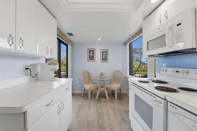 6415 MIDNIGHT PASS ROAD 310, Sarasota, FL 34242