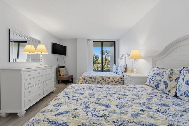 6415 MIDNIGHT PASS ROAD 310, Sarasota, FL 34242