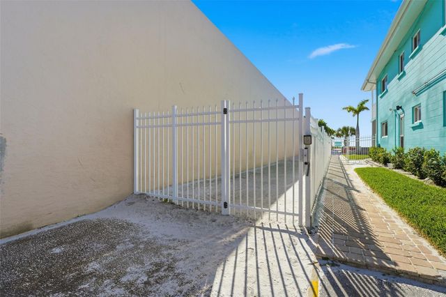 6415 MIDNIGHT PASS ROAD 310, Sarasota, FL 34242