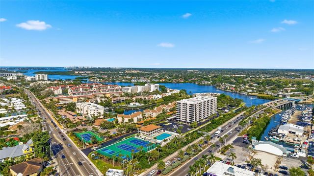 6415 MIDNIGHT PASS ROAD 310, Sarasota, FL 34242