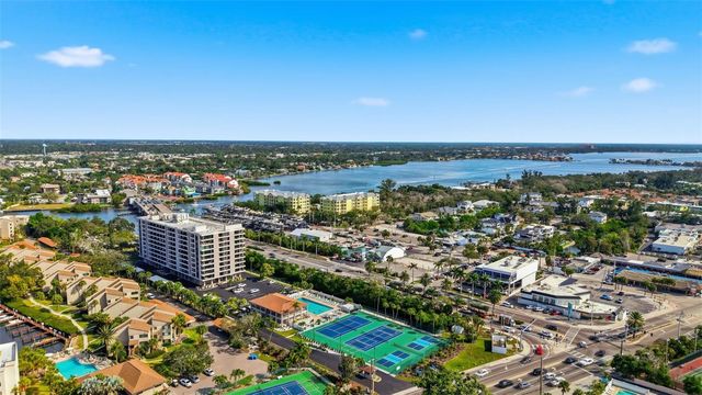 6415 MIDNIGHT PASS ROAD 310, Sarasota, FL 34242