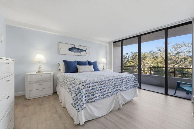 6415 MIDNIGHT PASS ROAD 310, Sarasota, FL 34242