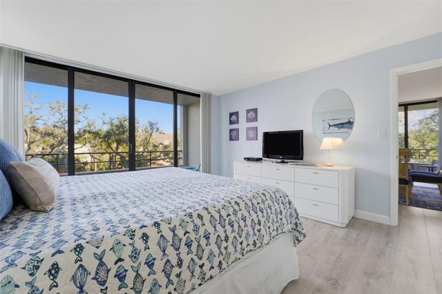 6415 MIDNIGHT PASS ROAD 310, Sarasota, FL 34242