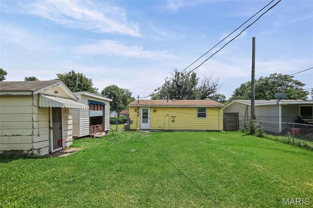 221 Saint John Drive, Cahokia, IL 62206
