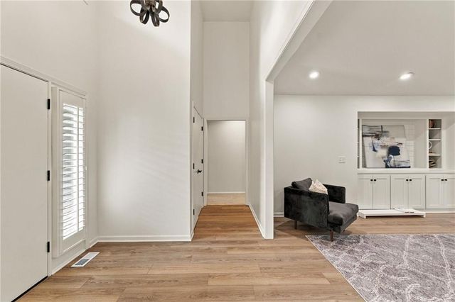 2012 W 123rd Terrace, Leawood, KS 66209