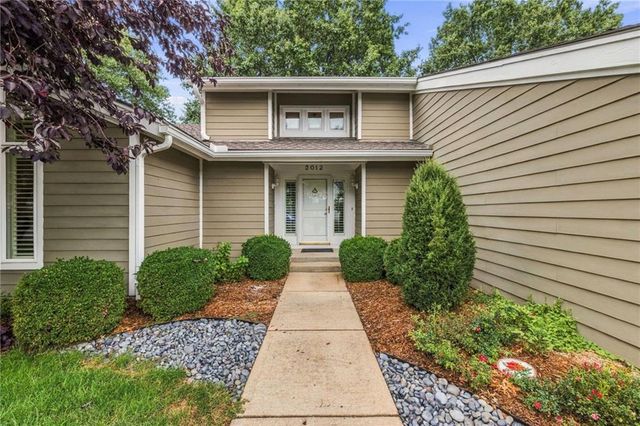 2012 W 123rd Terrace, Leawood, KS 66209