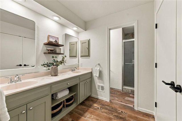 2012 W 123rd Terrace, Leawood, KS 66209