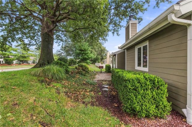 2012 W 123rd Terrace, Leawood, KS 66209