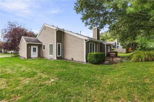 2012 W 123rd Terrace, Leawood, KS 66209