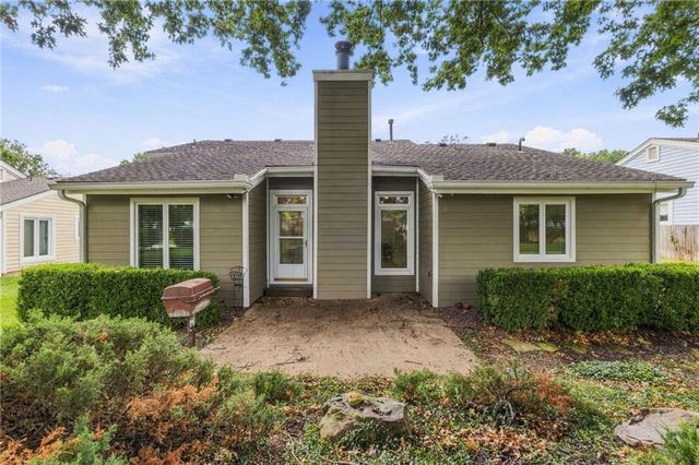 2012 W 123rd Terrace, Leawood, KS 66209