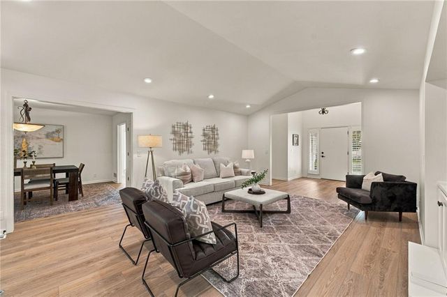 2012 W 123rd Terrace, Leawood, KS 66209