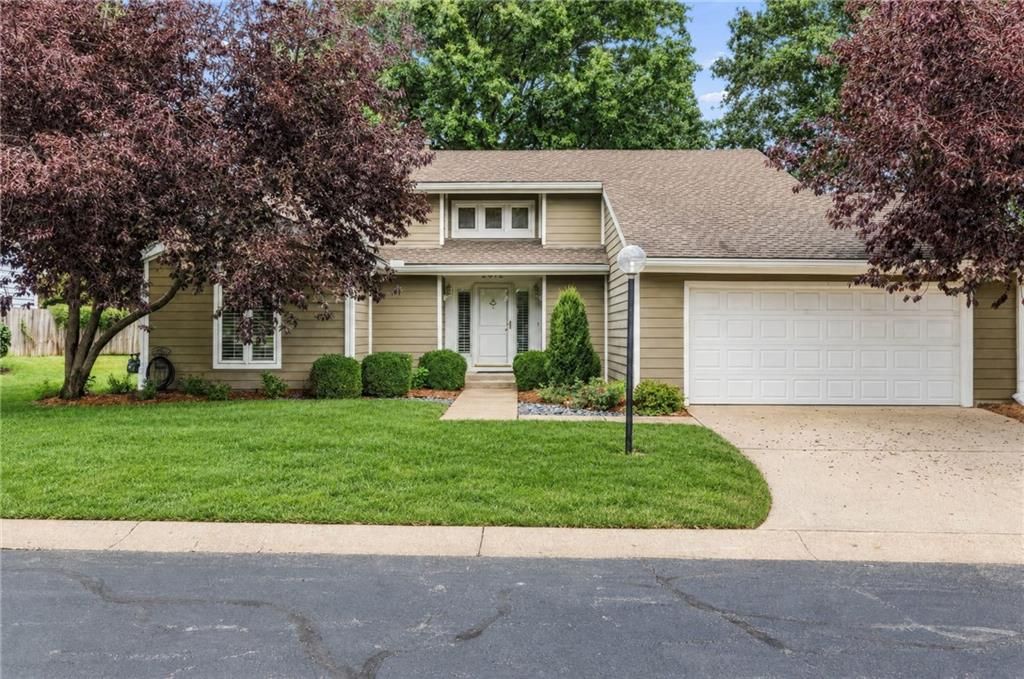 2012 W 123rd Terrace, Leawood, KS 66209