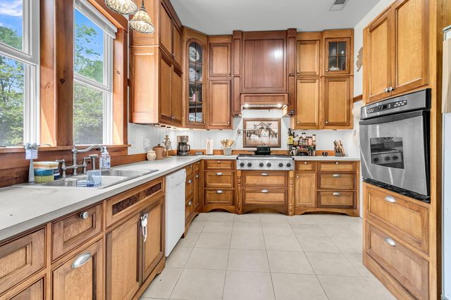 2271 Leadenwah Drive, Wadmalaw Island, SC 29487