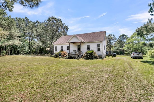 2271 Leadenwah Drive, Wadmalaw Island, SC 29487