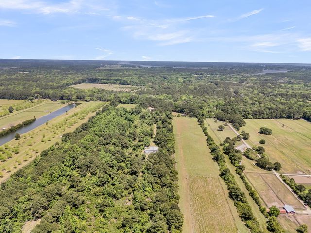 2271 Leadenwah Drive, Wadmalaw Island, SC 29487
