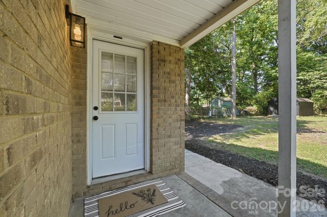 9828 Starwood Drive, Charlotte, NC 28215